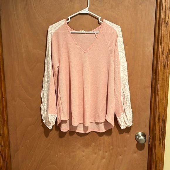 Peace Love California Thin pink sweater with cute polka dots Size Medium - Picture 1 of 4